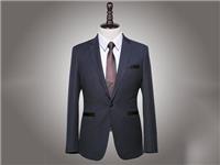 看過很多搭配，卻依然穿不好這身西裝 ？